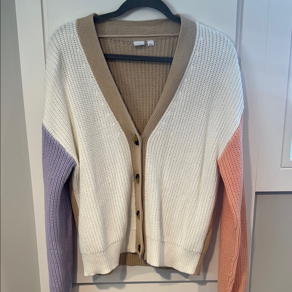 GAP Cream and Tan Cardigan Sweater with Ribbed Texture